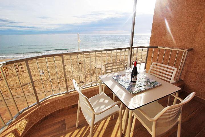 Апартаменты Apartamento Europa Primera Linea De Playa Guardamar Гвардамар-дель-Сегура Экстерьер фото