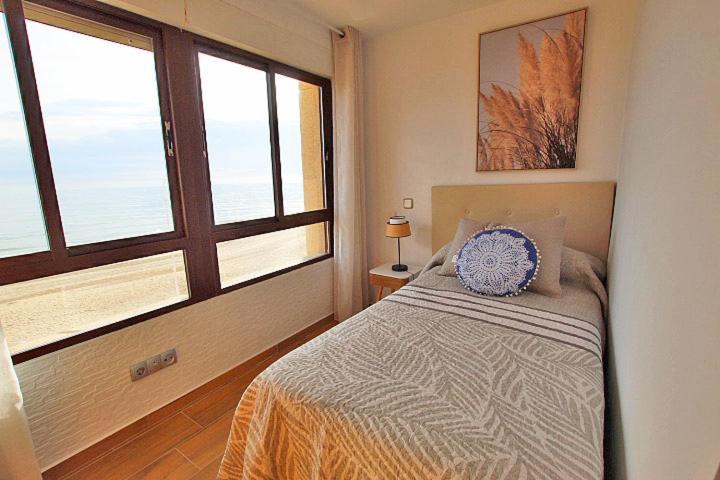 Апартаменты Apartamento Europa Primera Linea De Playa Guardamar Гвардамар-дель-Сегура Экстерьер фото