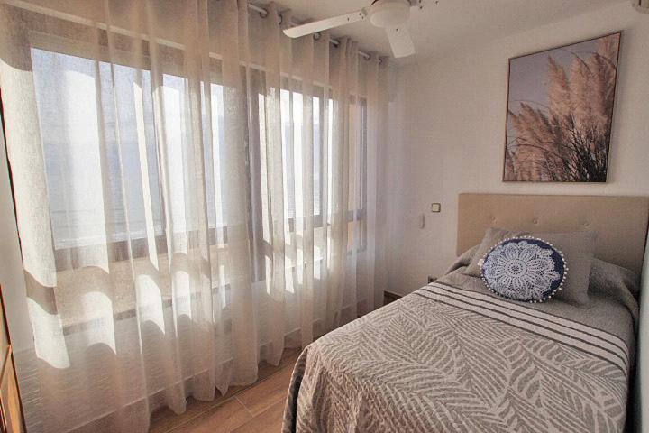 Апартаменты Apartamento Europa Primera Linea De Playa Guardamar Гвардамар-дель-Сегура Экстерьер фото